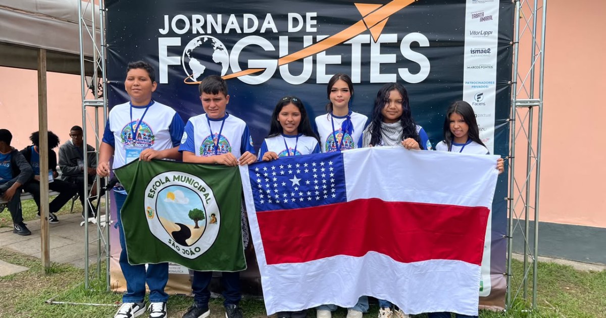 Experiência prática com foguetes leva alunos do São João do Tupé a competição nacional