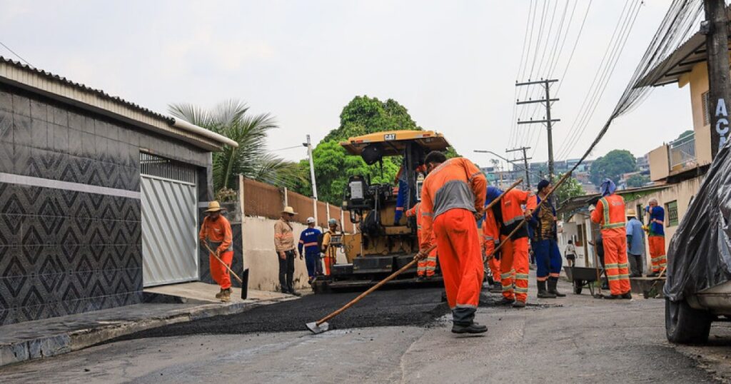 Intervenção na rua Paulo Nery mobiliza 20 trabalhadores no Riacho Doce