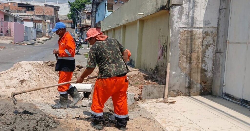 Intervenção na rua Pitimbu combina drenagem e recuperação de calçada em Manaus