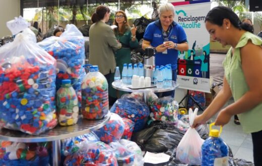 Aleam mantém pontos para coleta de recicláveis e frascos destinados a ações sociais