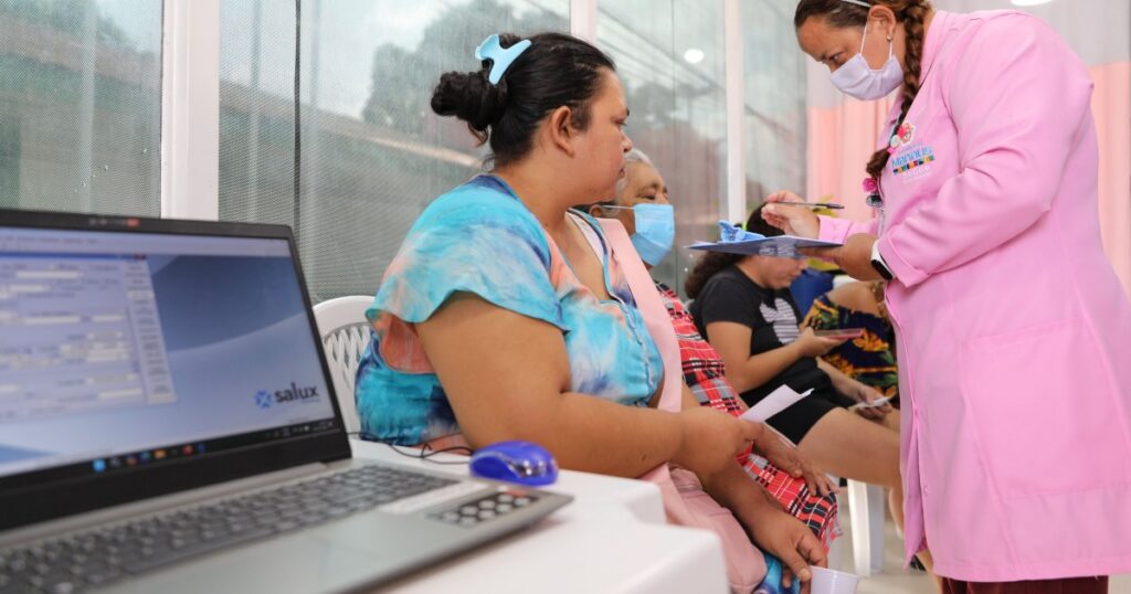 Unidades móveis oferecem exames e consultas para mulheres no shopping Phelippe Daou