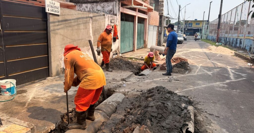 Rompimento de tubulação mobiliza reparo na drenagem da rua Danilo Corrêa