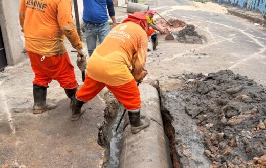 Moradores acionam Distrito de Obras e tubulação é recuperada em Petrópolis