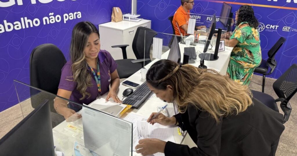 Documentos e currículo são exigidos em mutirão de empregos no shopping Phelippe Daou