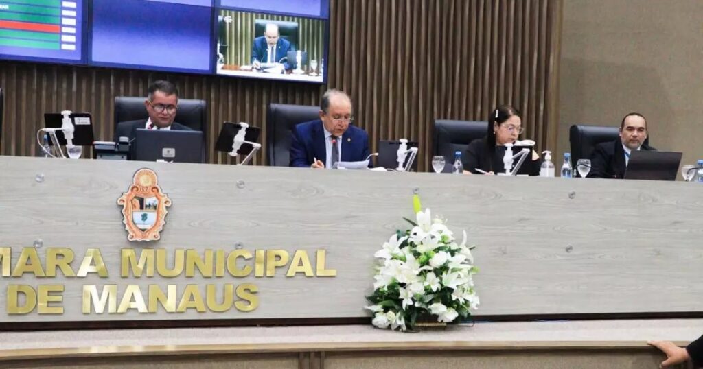 Projetos em fases distintas avançam na Câmara de Manaus